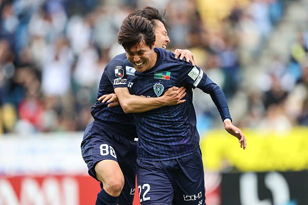 avispa fukuoka.jpg